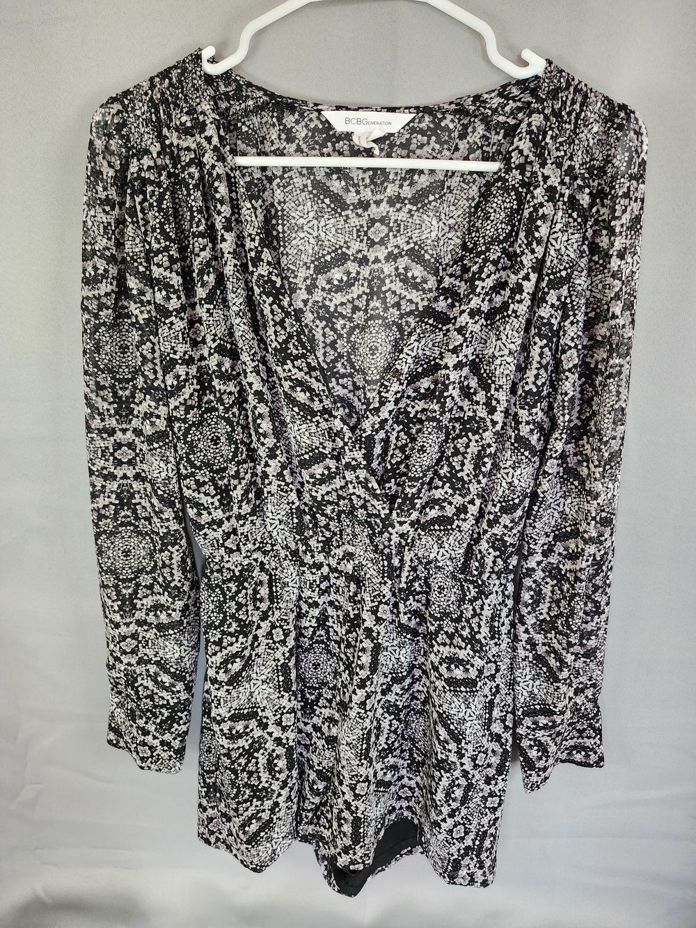 BCBGeneration Black & White Printed V-Neck Romper